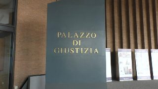 Anziano morì cadendo da finestra di Rsa torinese, 4 condannati